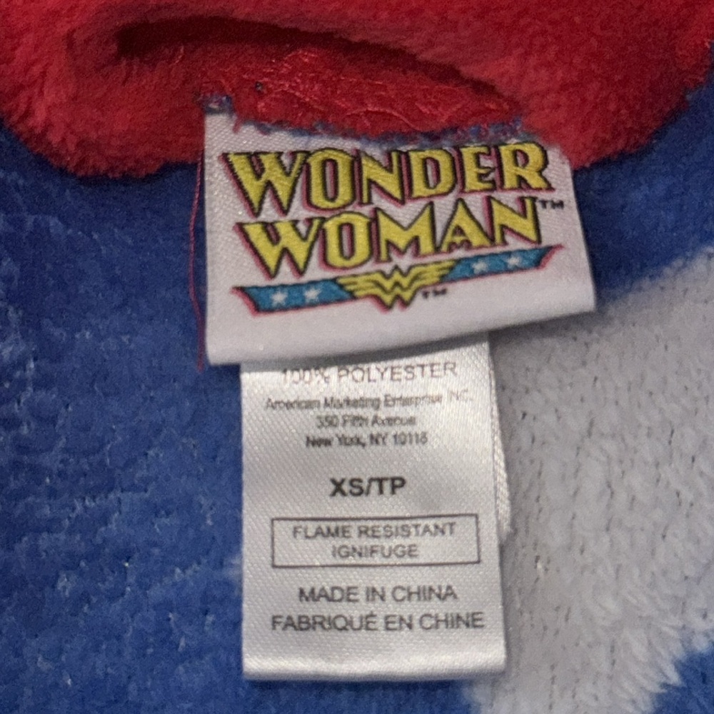 Girls Wonder‎ Woman Robe - Picture 6 of 6